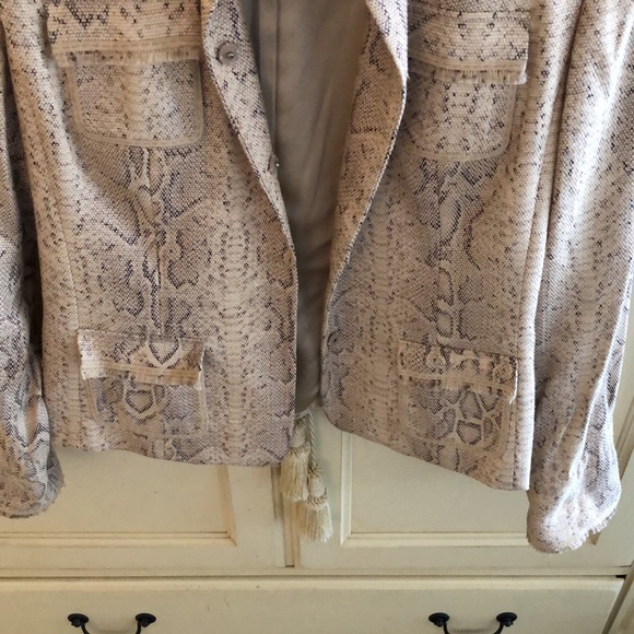 Elie Tahari Snake Print Jacket - Picture 4 of 9